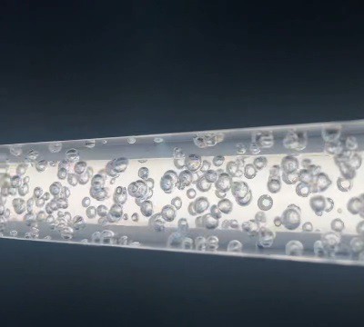 Prilagođava linearnu svjetlost akrilnog mjehurića